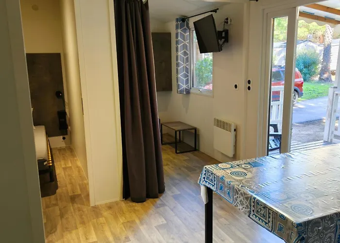 Mobil Neuf 6-8 Places En 4etoiles Cyprien Saint-Cyprien (Pyrenees-Orientales)