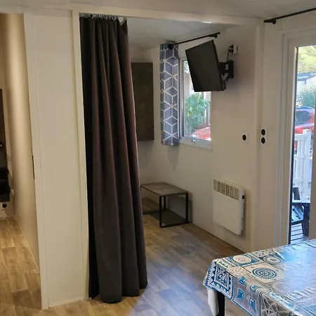 Natitolocation - Mobil Premium - Le Bosc 4etoiles - Cyprien *