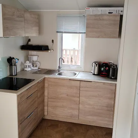 Natitolocation - Mobil Premium - Le Bosc 4etoiles - Cyprien *