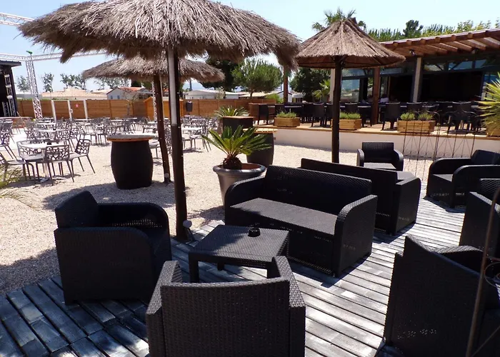 Mobil Neuf 6-8 Places En 4etoiles Cyprien Saint-Cyprien